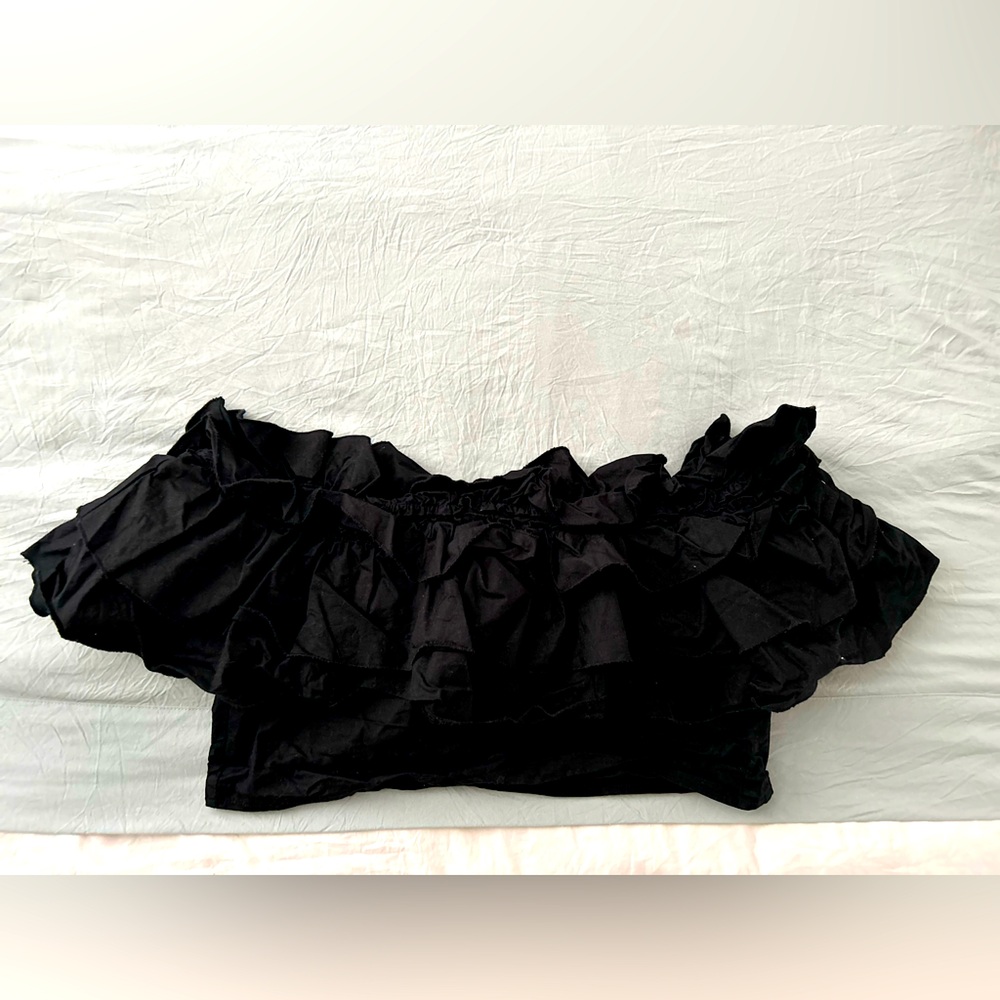 ASOS black off the shoulder ruffle top. Size: US medium